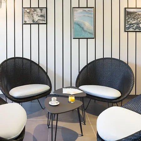 Logis Les Pins - Operalia 3*