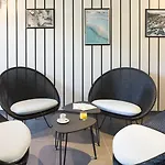 Logis Les Pins - Operalia 3*