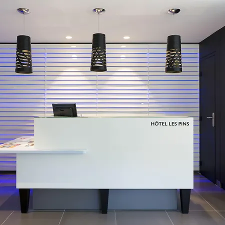 Logis Les Pins - Operalia Hotel