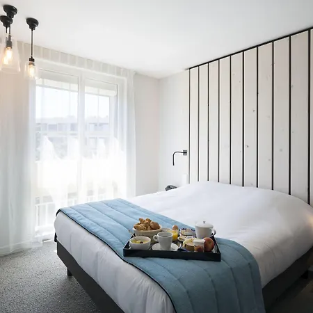 Logis Les Pins - Operalia 3*