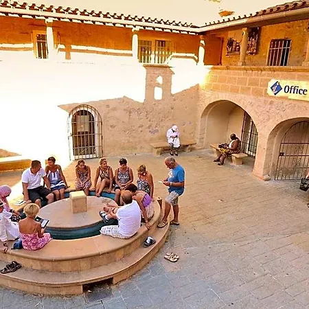 Logis Les Pins - Operalia 3*