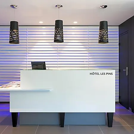 Logis Les Pins - Operalia Otel Balaruc-les-Bains