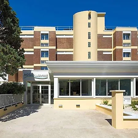 Logis Les Pins - Operalia Otel 3*