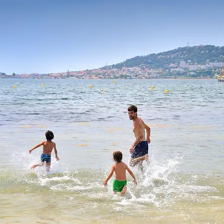 Logis Les Pins - Operalia 3* بالاروك ليه بان