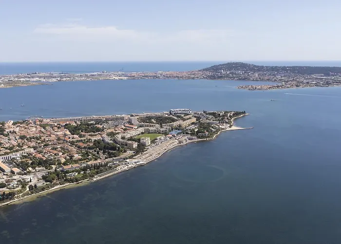 Hotel Opéralia Les Pins 3*
